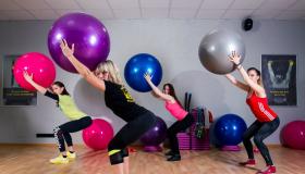 Fitball za mršavljenje: efikasnost i vježbe Fitball vježbe za starije osobe